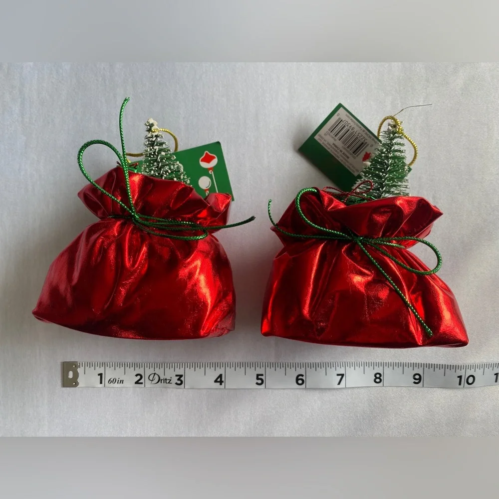 Set Of 2 Christmas tree‎ & gift in a shiny red sack Ornaments